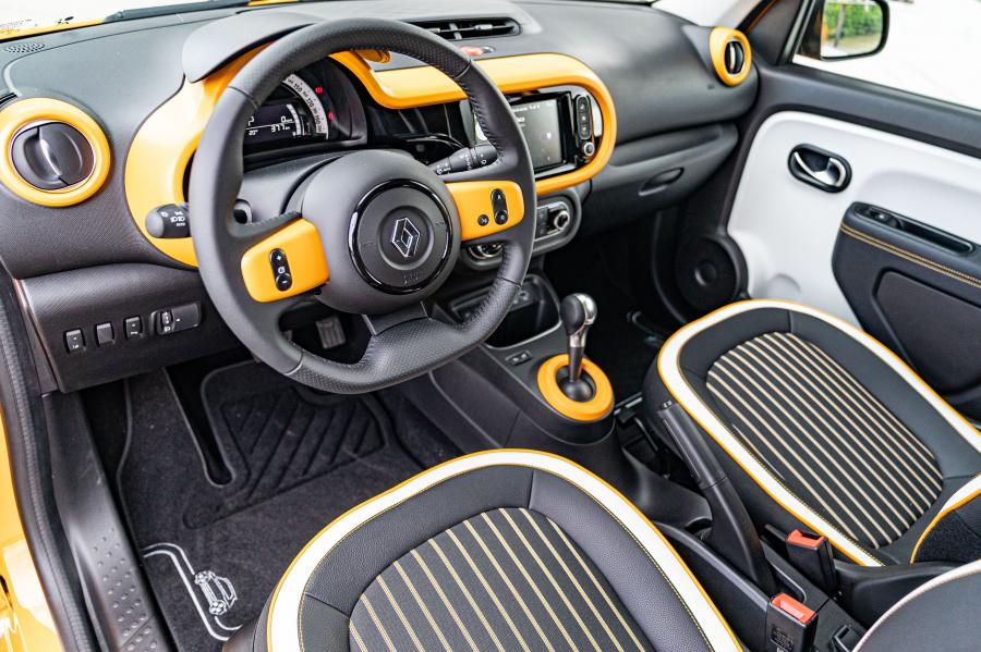 Интерьер Renault Twingo 2019 года  (WW) (фото 32 из 42)